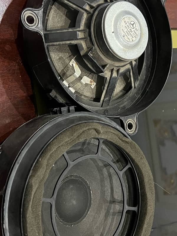 Mercedes original speaker 0