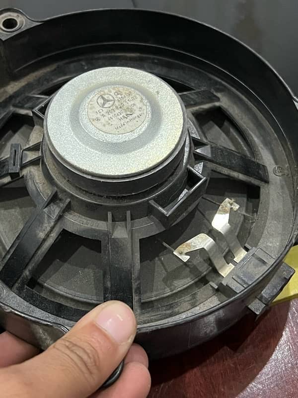 Mercedes original speaker 1