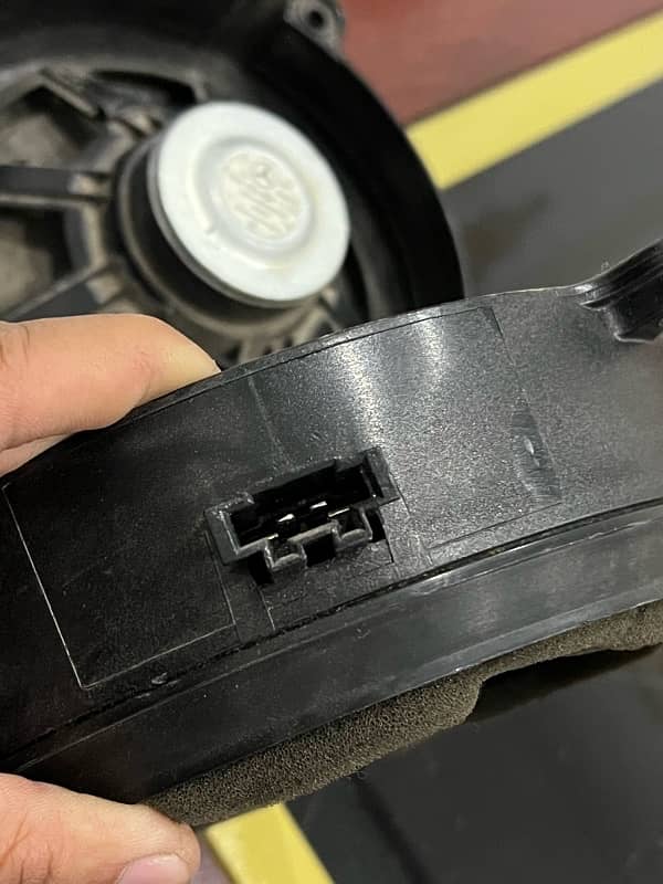 Mercedes original speaker 4