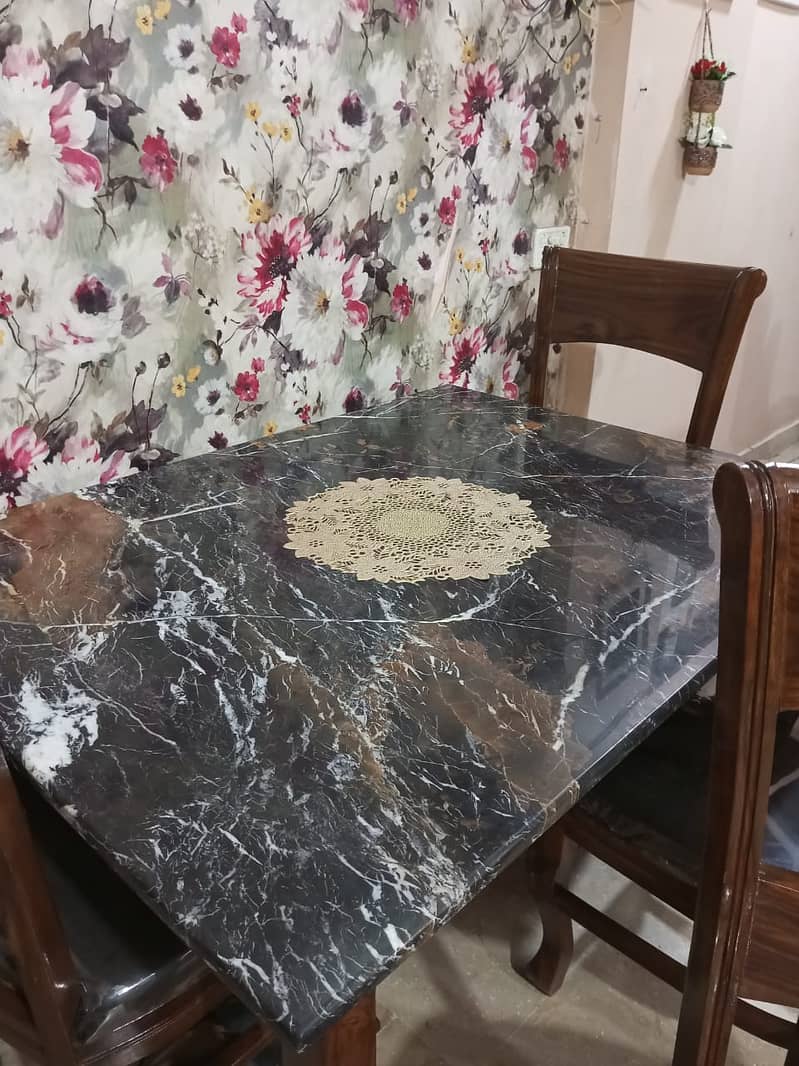 Elegant Marble Dining Table - Premium Quality & Stylish Design 2