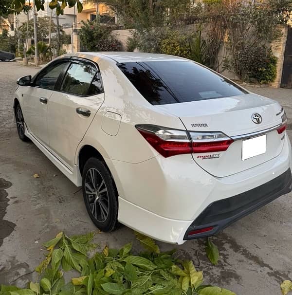 Toyota Corolla Altis 2021 5