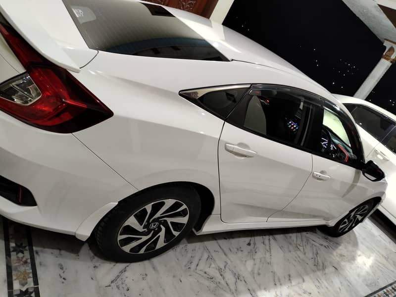 Honda Civic VTi Oriel Prosmatec full option UG 2019 4