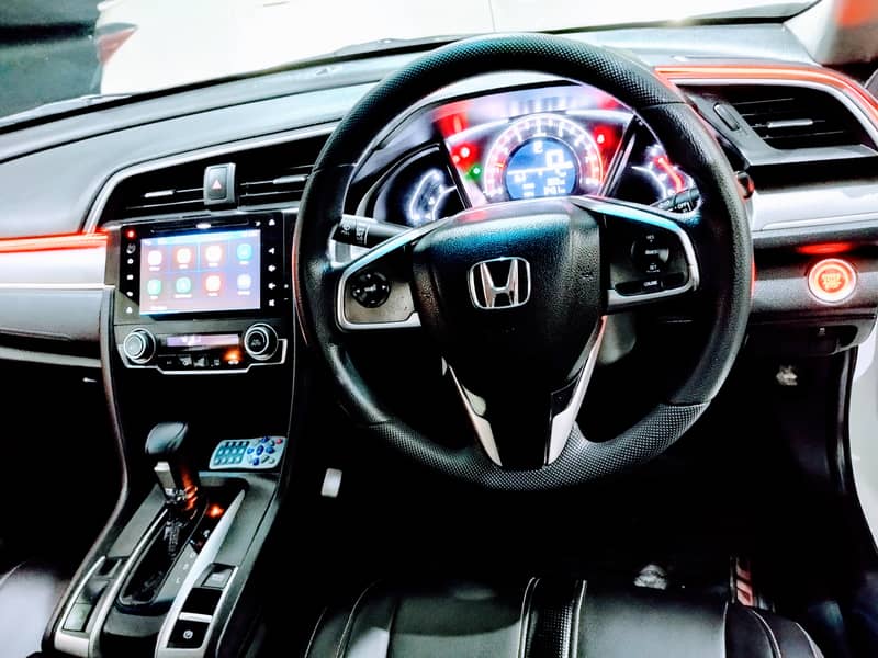 Honda Civic VTi Oriel Prosmatec full option UG 2019 9