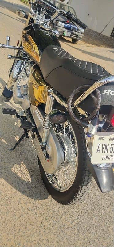 Honda 125 CG urgent for sale brand new 1500 km drive 9