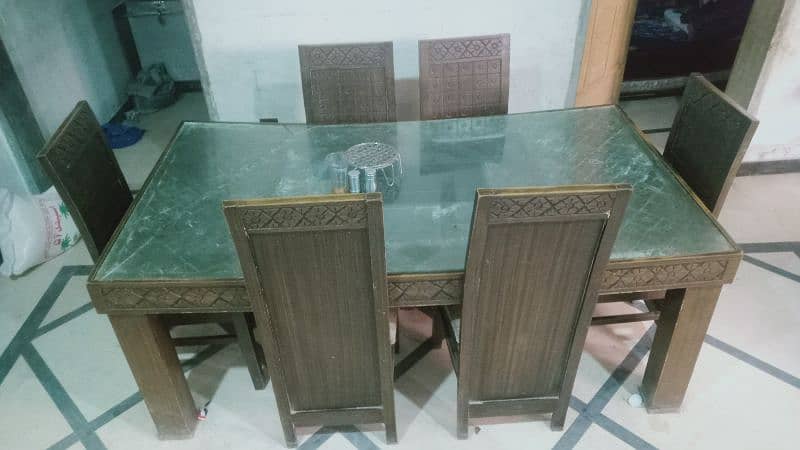 Dinning table 0