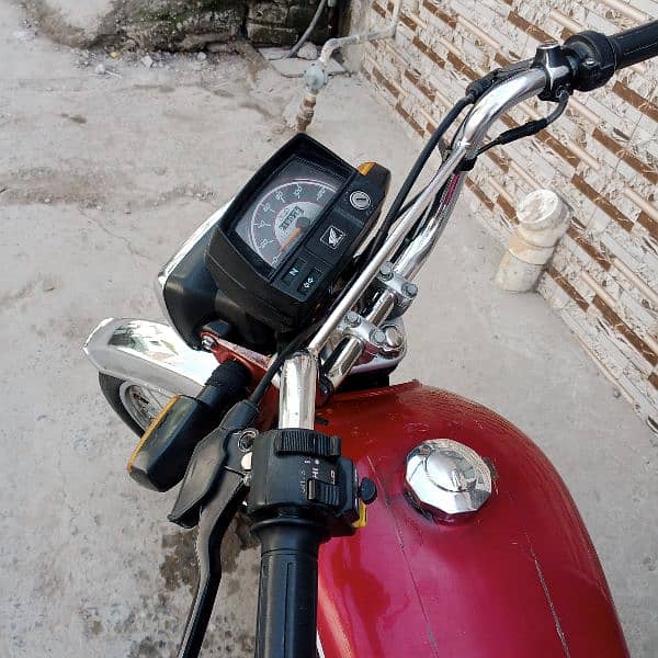 804 number honda cd 70 all original cheezay available hain 4