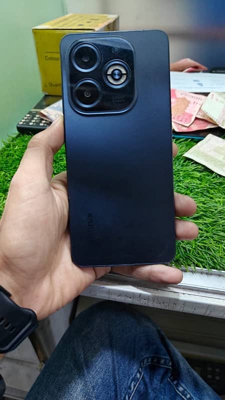 INFINIX SMART 8 plus in mint  condition 4