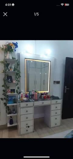 dressing table