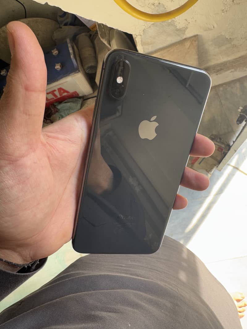 Apple iPhone XS Max 2