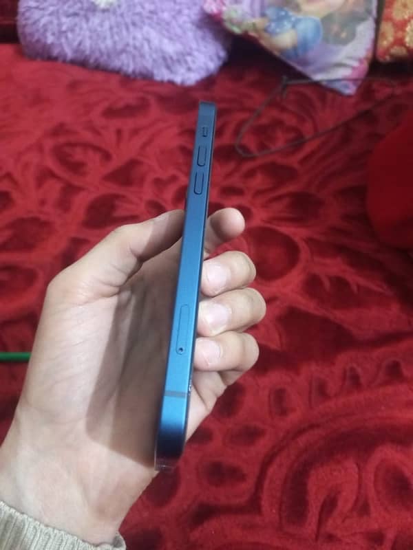 iphone 12 non pta waterpack 10/10 urgent sale 2