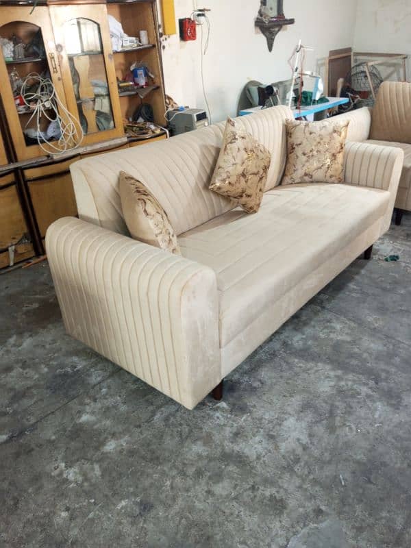 VIP sofa set available in reasonable price 3