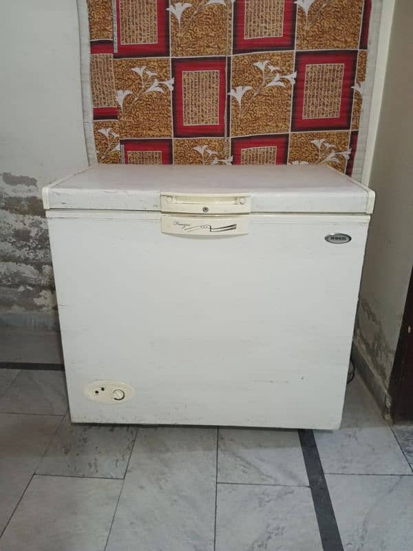 DEEP FREEZER FOR SALE ( WAVES ) 0