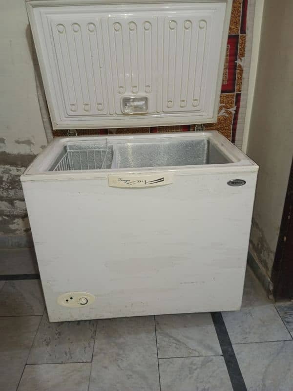 DEEP FREEZER FOR SALE ( WAVES ) 1