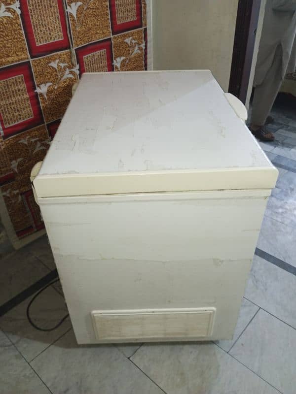 DEEP FREEZER FOR SALE ( WAVES ) 2