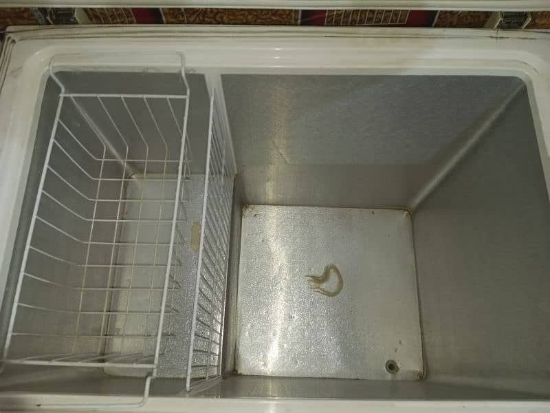 DEEP FREEZER FOR SALE ( WAVES ) 5