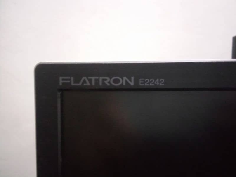 LG flatron E2242 21.5 inch 1