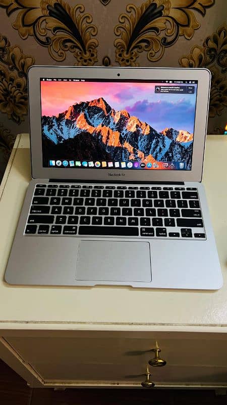 MacBook Air 2015 (11.6"inch- 4GB/128GB SSD) 6