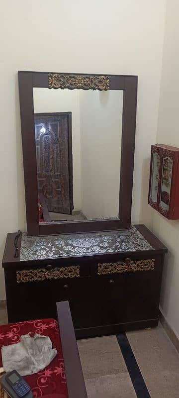 RS 75,000 | Double Bed with side tables and dressing table 2