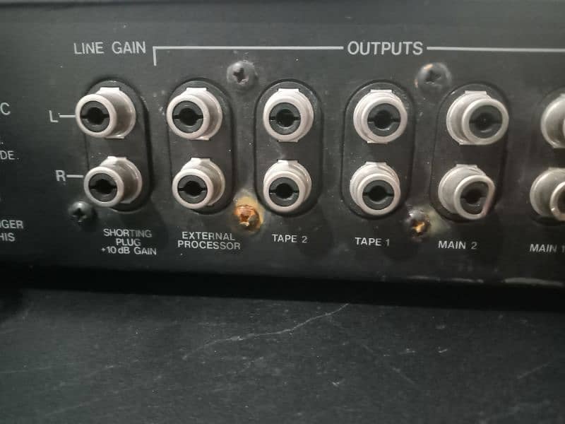 Carver Preamplifier C-2 4