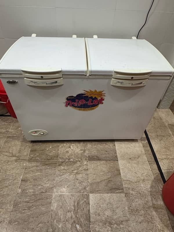 waves size 14 double door deep freezer 0