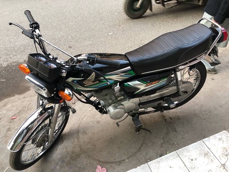 125 honda black colour 5