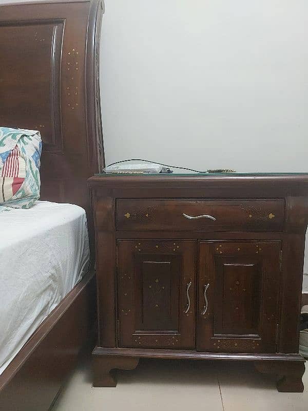 Bed in excellent condition 1