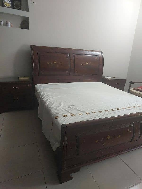 Bed in excellent condition 4