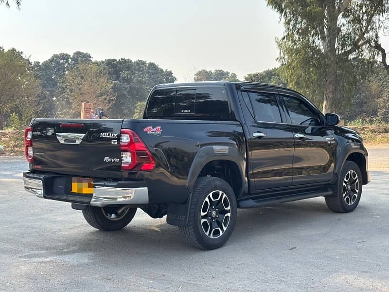 Toyota Hilux 2021 3