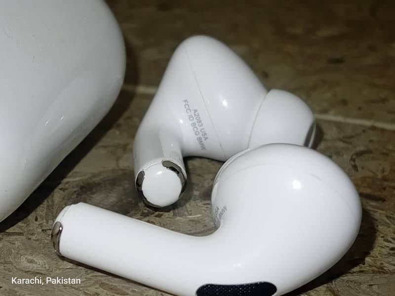 apple airpods pro 2nd generation original made in usa USA 0