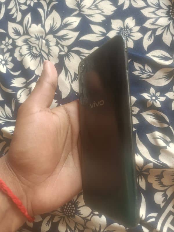 VIVO MOBILE. urgent sale 3