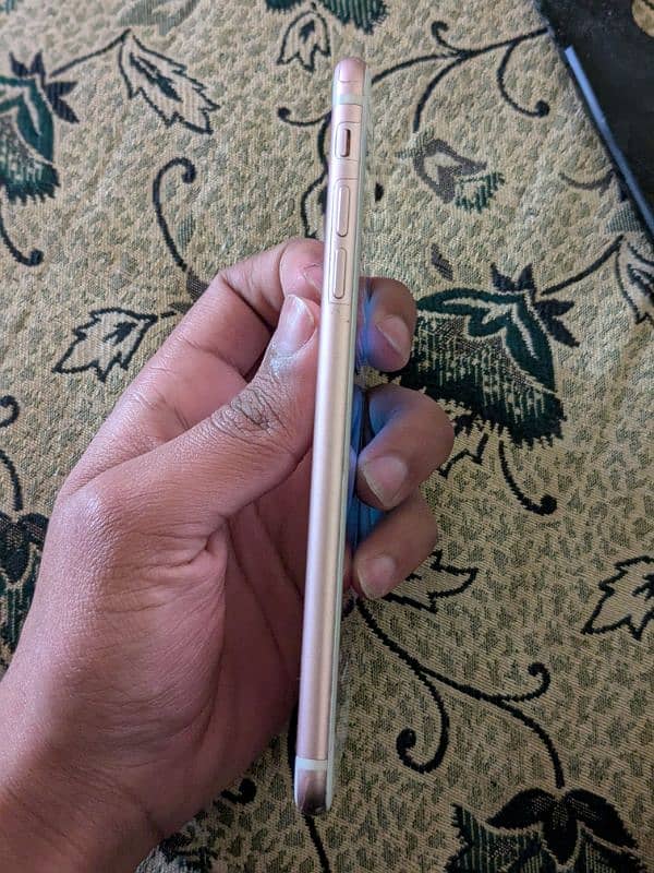 iphone 7plus 8/10 condition 3