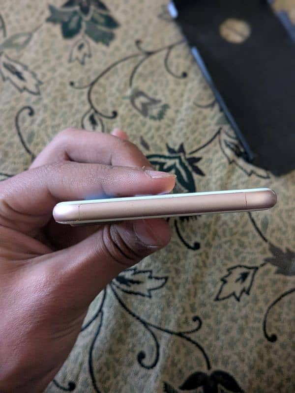 iphone 7plus 8/10 condition 4