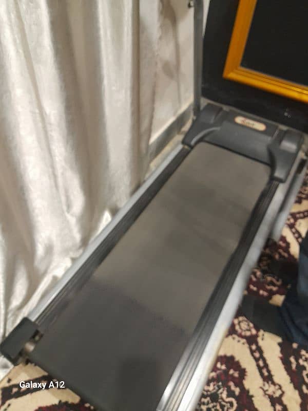 gold star treadmill for sale only serious buyers contact me 2