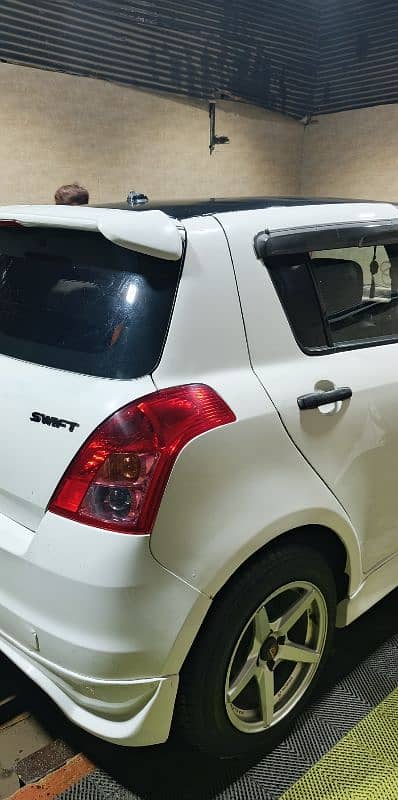 Suzuki Swift 2011 4