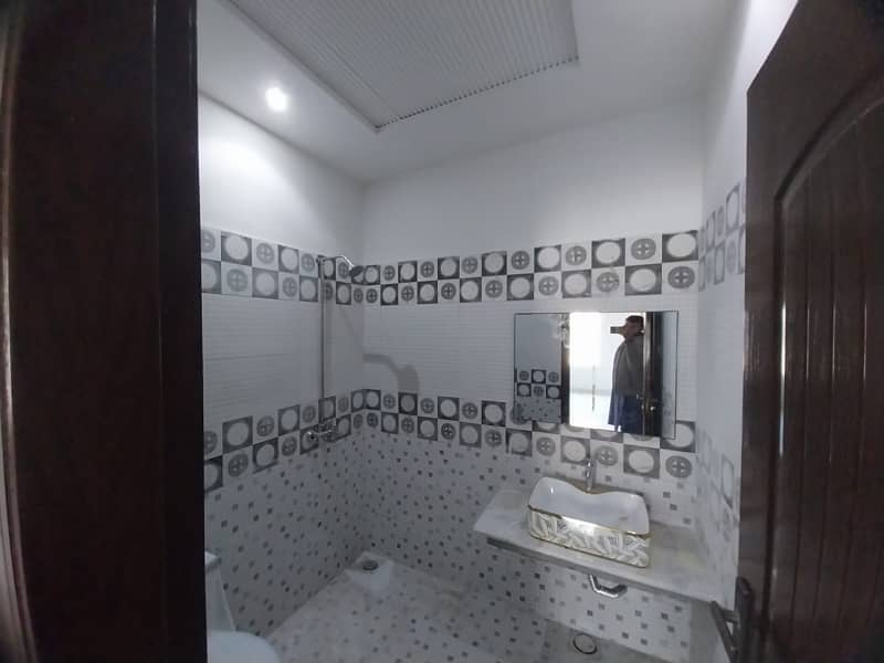 Brand New 5 Marla House for Sale in Johar Town 3 Beds, Double Unit, Italian Style Interiors 10