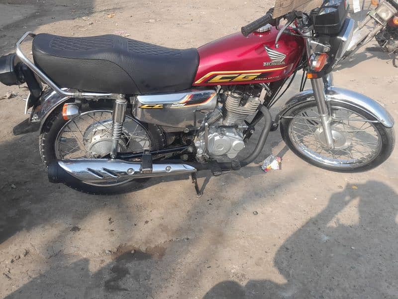 honda 125 self start 2022 model nice condition and Good average 4