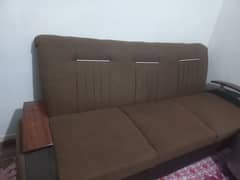 5 seater sofa set with Table for sale