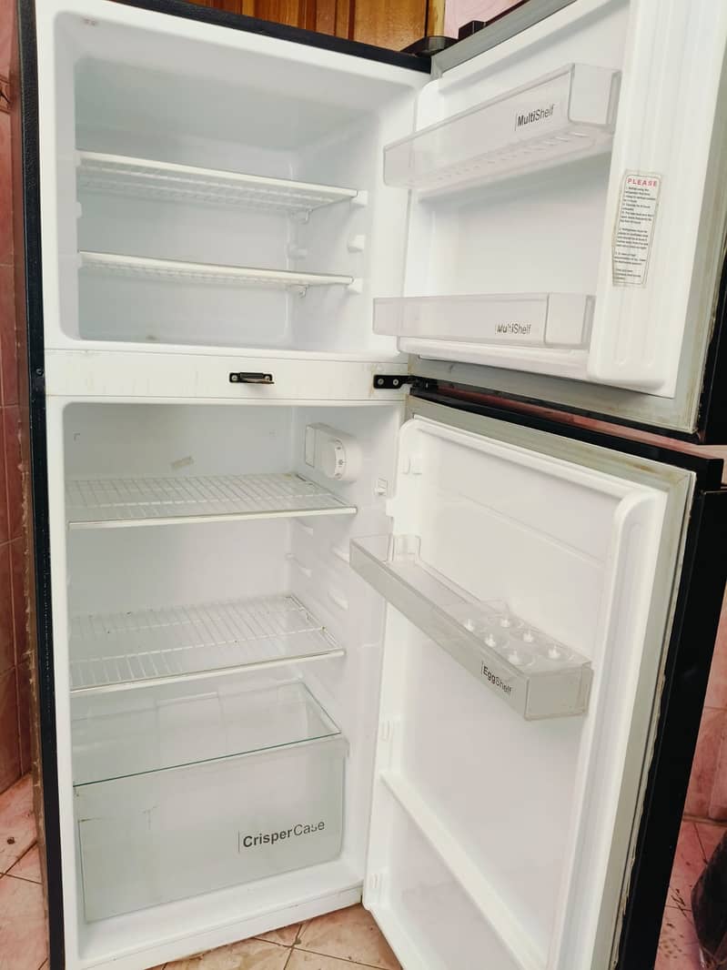 Dawlance fridge  medium size  (0306=4462/443) Papuset 3