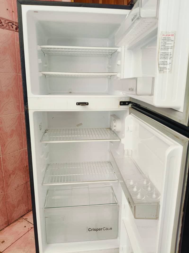 Dawlance fridge  medium size  (0306=4462/443) Papuset 5