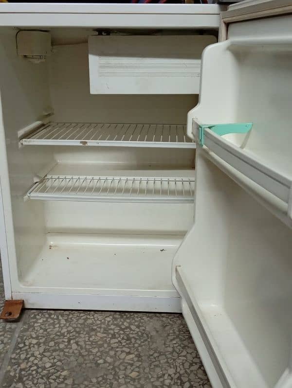 Haier refrigerator genuine condition 3