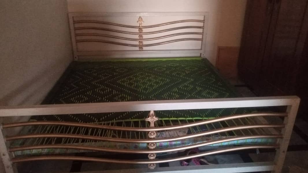 Large Size Iron Bed 1