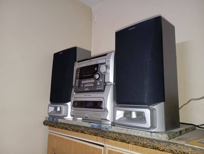 aiwa hi-fi sound system in new condition 1