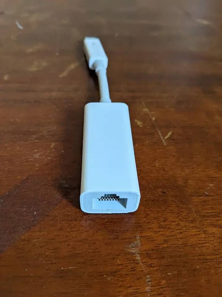 Apple Thunderbolt to Gigabit Ethernet Adapter 3