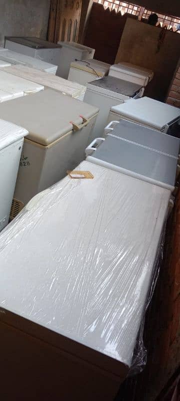 Fridges & Freezers new condition is avilable 18