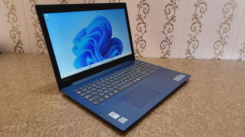 Laptop Lenovo | Core i3, 7th Gen | Slim Lightweight 5