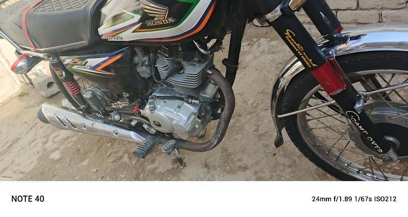 Honda 125 peshawar nambr one hand use huwa bike ha 4