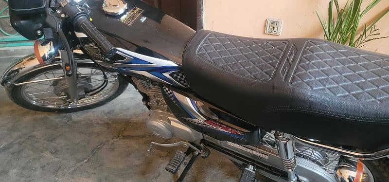 honda 125 2025 modal buy and drive only 44 hundred use 0