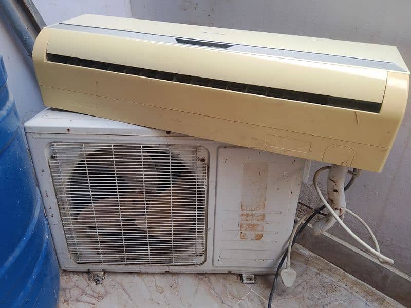 Apex 1.5 ton Split AC (NON INV. ) old in good condition 0