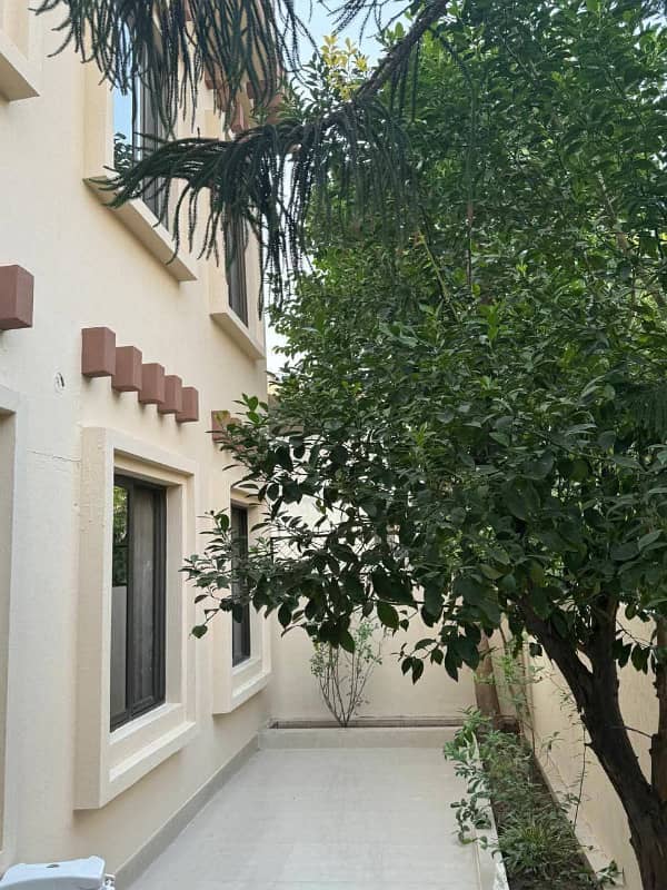 10 Marla House for Rent in Nasheman Iqbal Phase 1 4 Beds, Servant Quarter & More 2