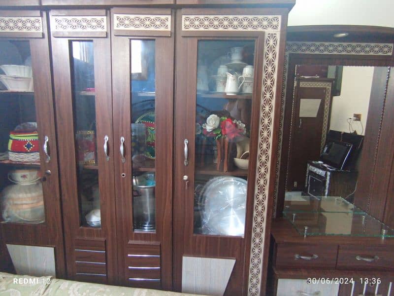 crockery and clothes wardrobe for sale 0